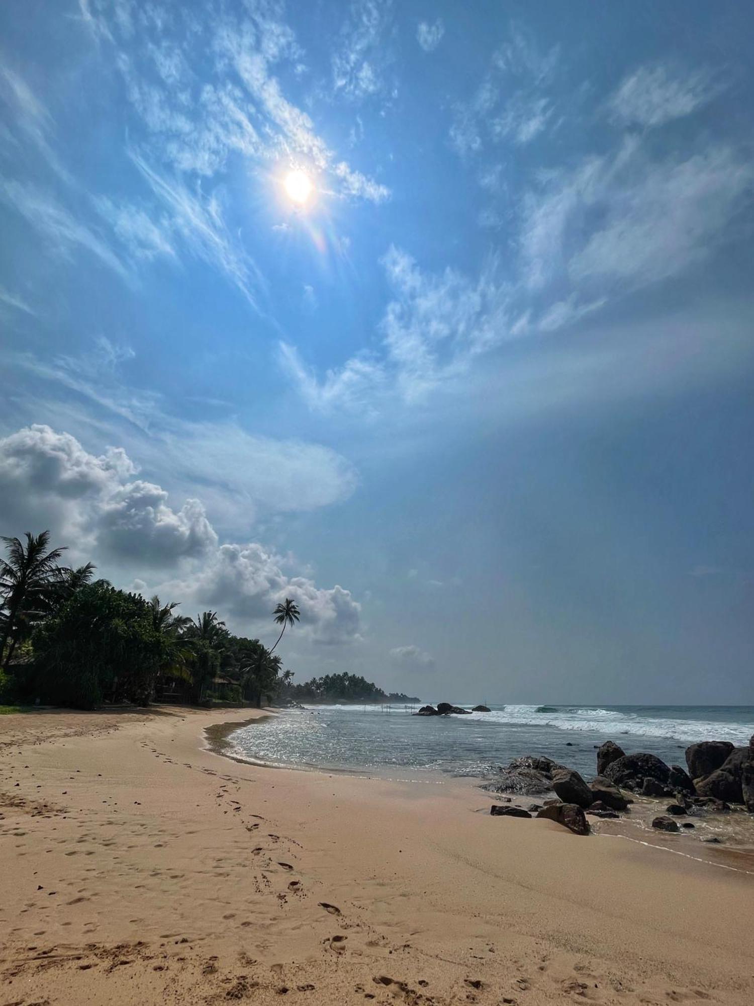 Elysium Hotel Unawatuna Buitenkant foto